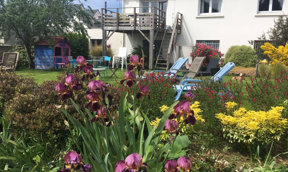 Saint-Brieuc House | Unusual duplex with garden