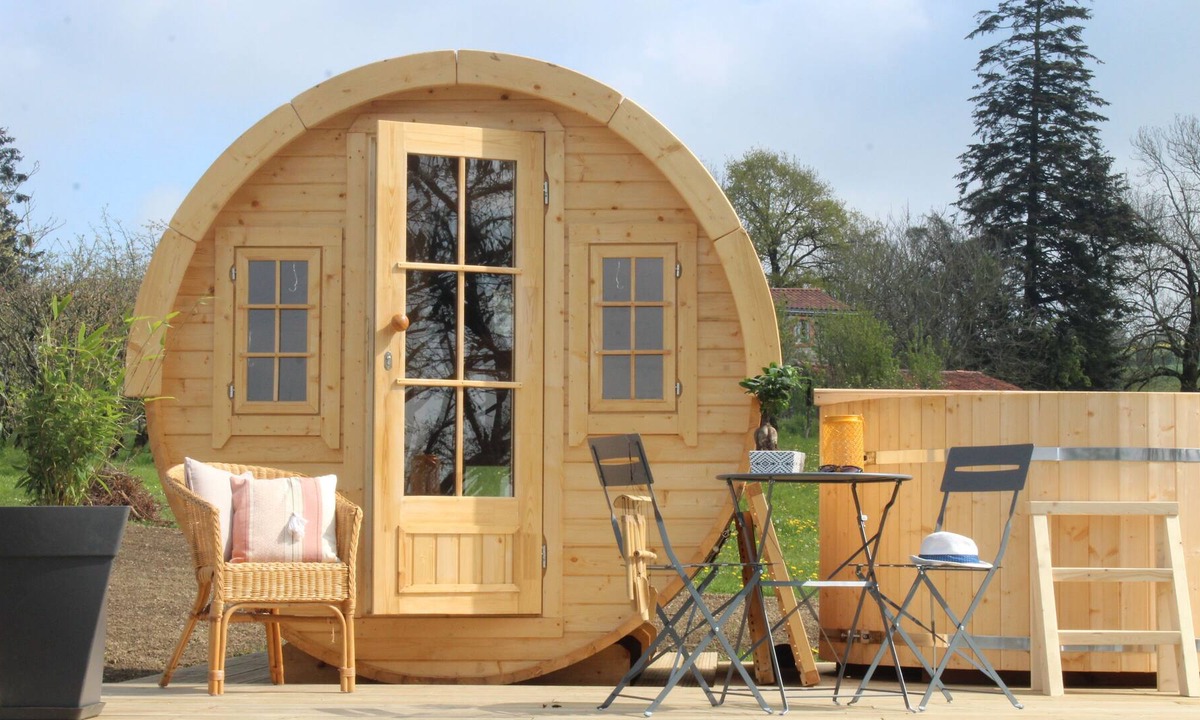 Saint-Michel-Mont-Mercure House | Unusual guest rooms (Barrels)