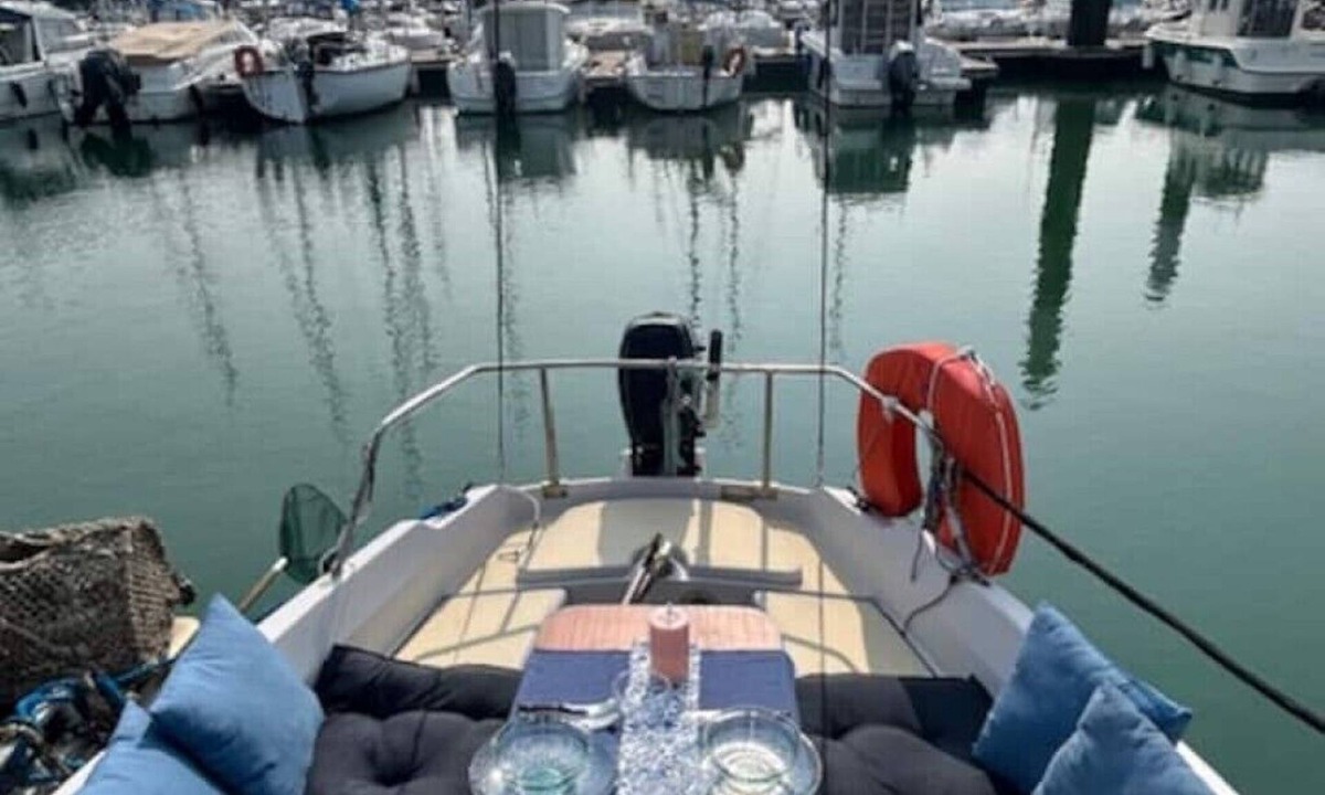 Downtown Le Havre Boat Rental | Unusual Overnight Sailing