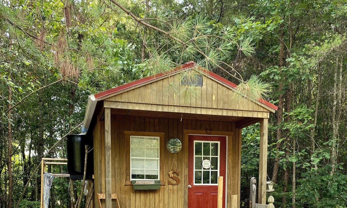 East Bernstadt Cabin | Unwind and Unplug at our Secluded Serenity Nature Paradise in Kentucky