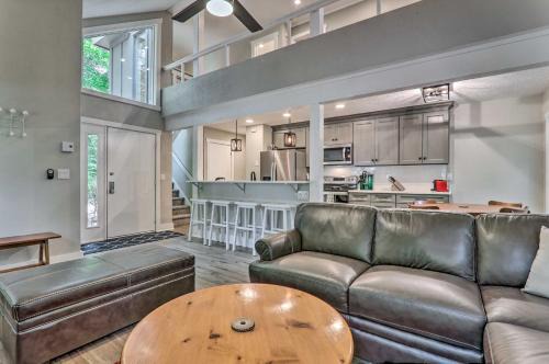 White Haven House | Unwind Fireside and Walk to Slopes! Poconos Getaway