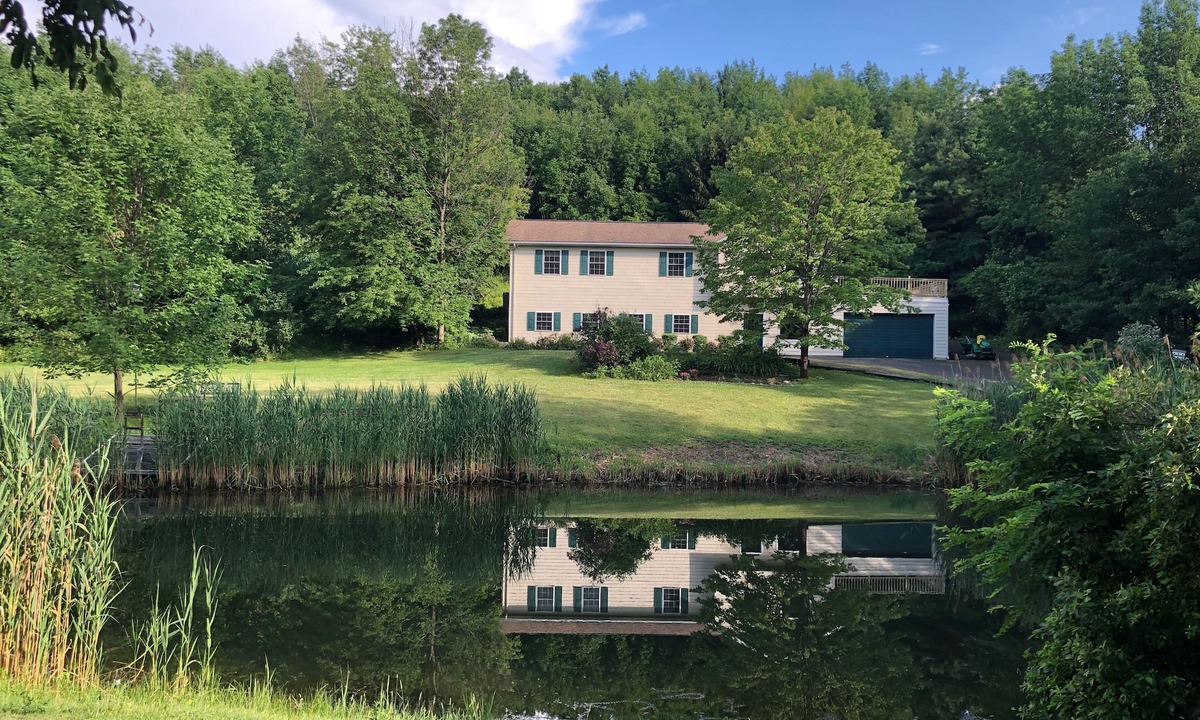 Bloomfield House | Unwind in Bristol, NY with Bristol Mountain Resort just minutes away.