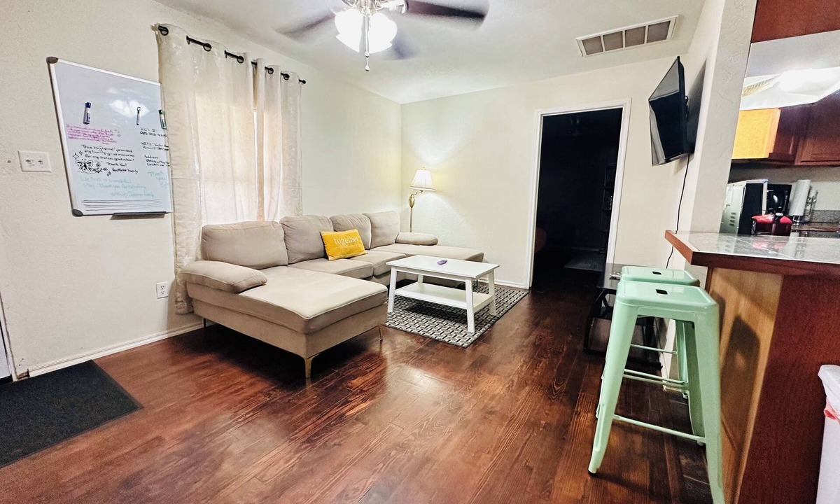Lawton House | Unwind in Lawton close to Fort Sill.