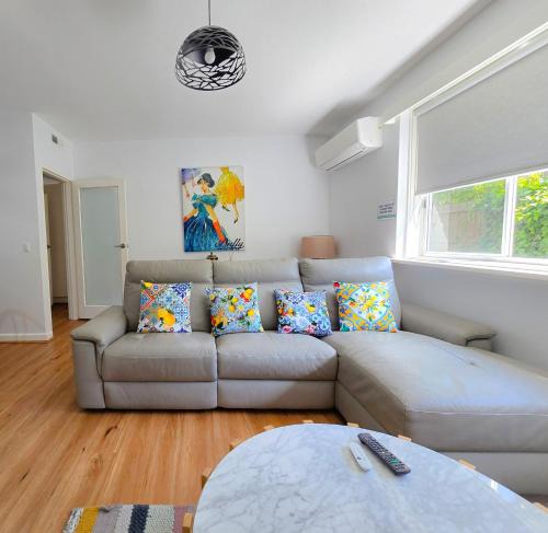 Moonee Ponds Apartment | Unwind in style only 7km from CBD