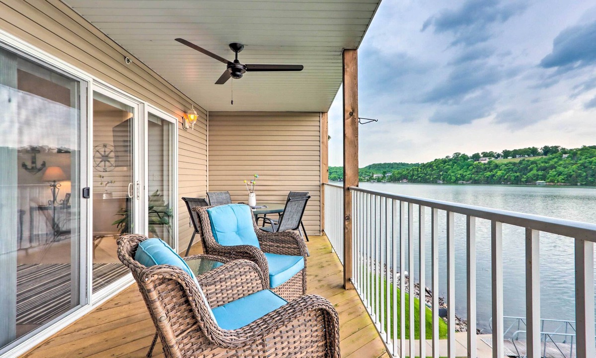 Camdenton Condo | Unwind Poolside! Waterfront Ozarks Condo