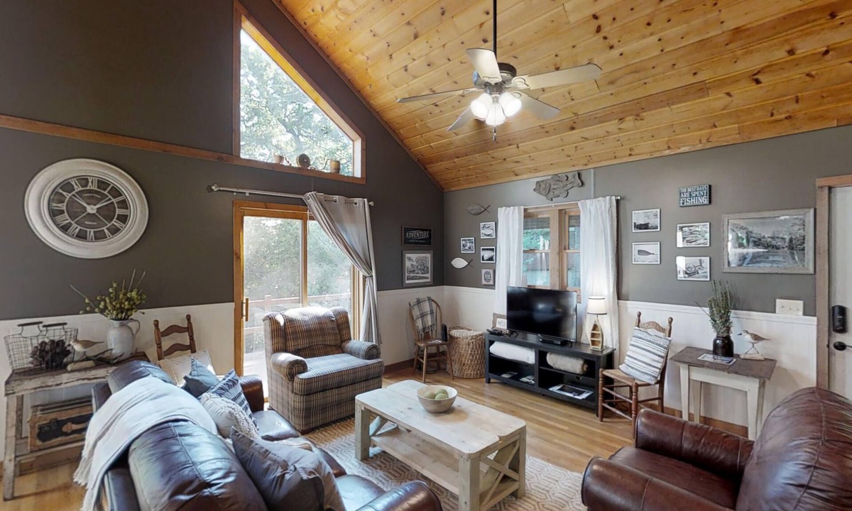 Tecumseh Cabin | Unwind & Refresh at Memories Made Cabin