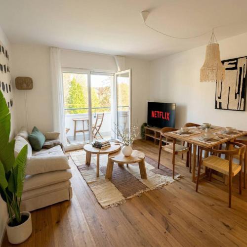 Glattbrugg Apartment | UP&GREAT Apartments - Modern Riverside Homes near Airport and Free Parking