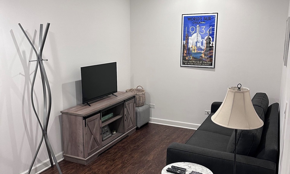 Old Town Apartment | Updated 1 bedroom in the best location!