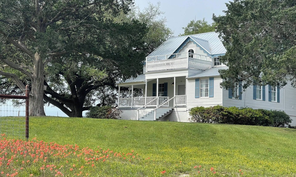 Schulenburg Other | Updated 1880's Farmhouse located on a peaceful working cattle ranch.