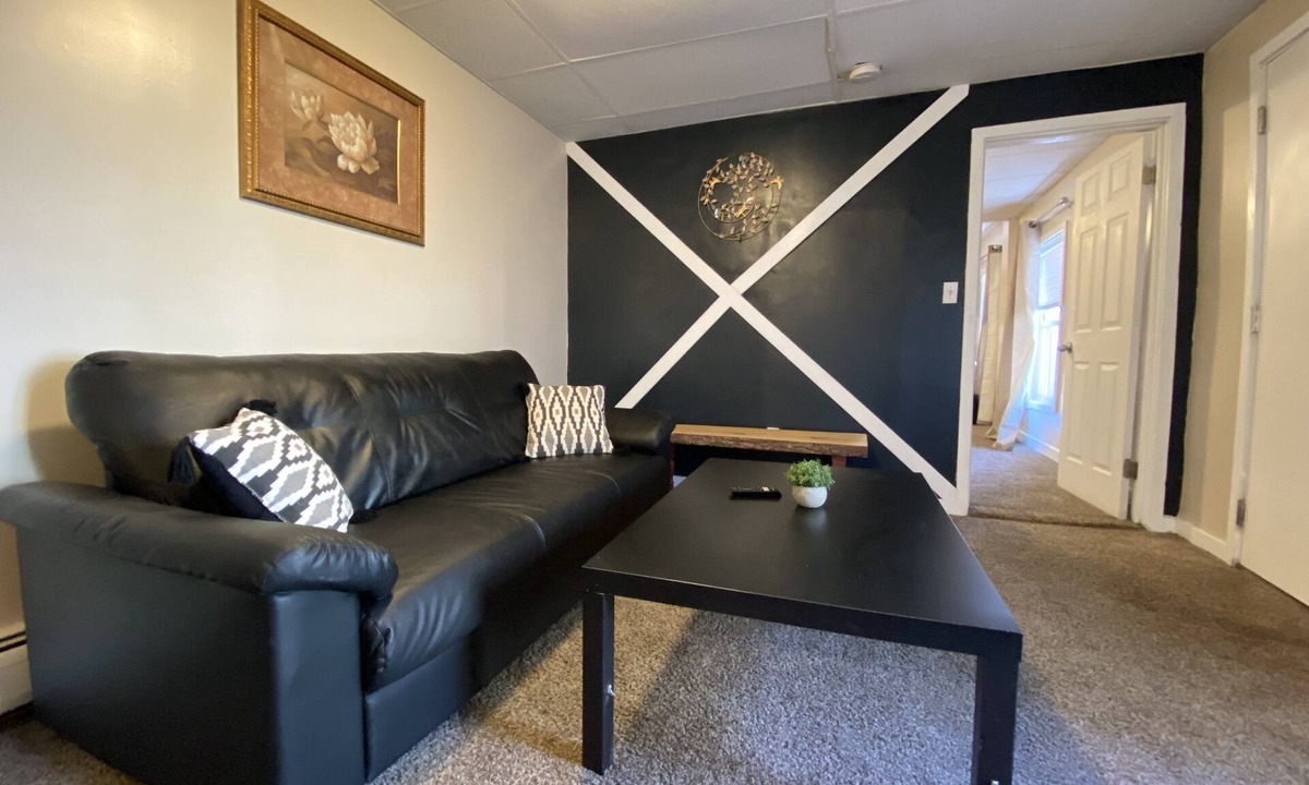 Portland Apartment | Updated 2 Bedroom with Roof deck and backyard