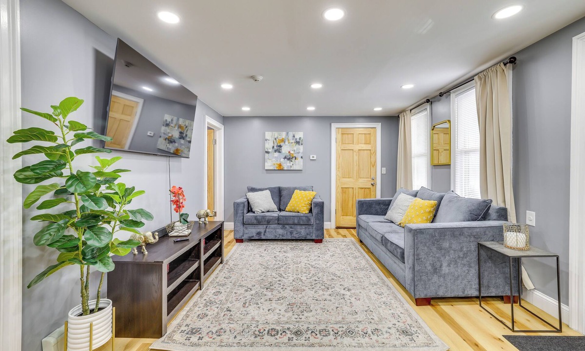 Waterbury Apartment | Updated Apartment in Downtown Waterbury!