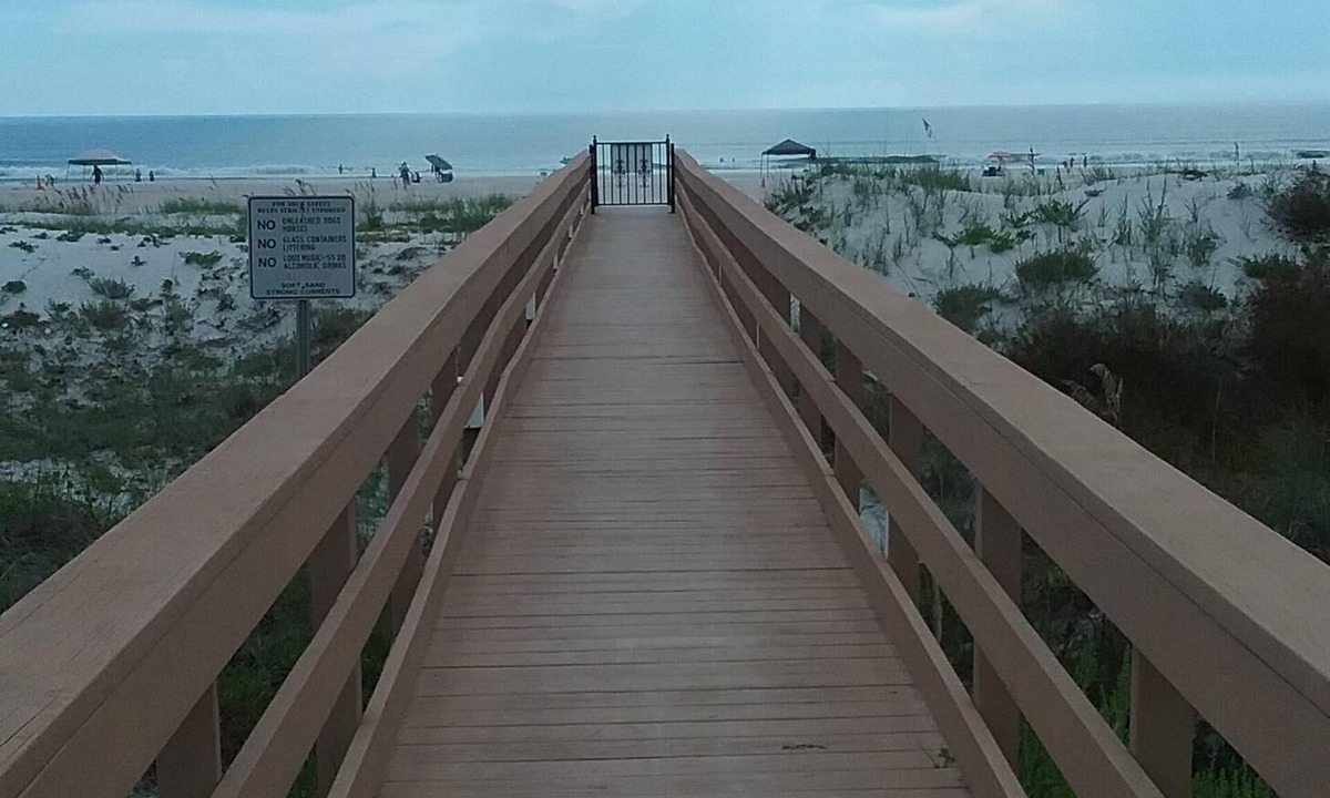 St. Augustine Beach House | UPDATED BEACHFRONT & DOG FRIENDLY-BREED RESTRICTIONS