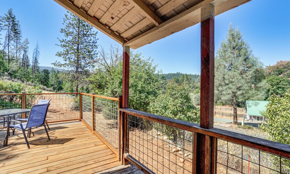 Lewiston House | Updated Cabin in Lewiston Historical District!