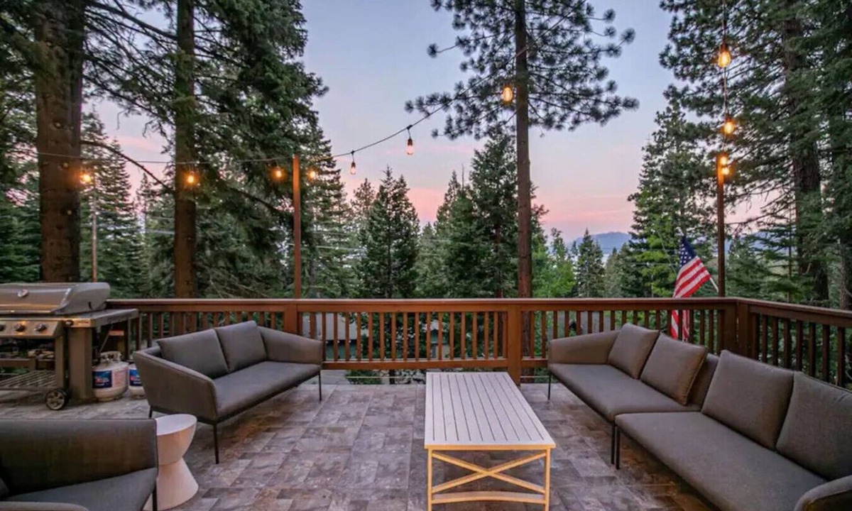 Tahoe Woods House | Updated Cabin near Beach&Ski HotTub Sauna Pets EV