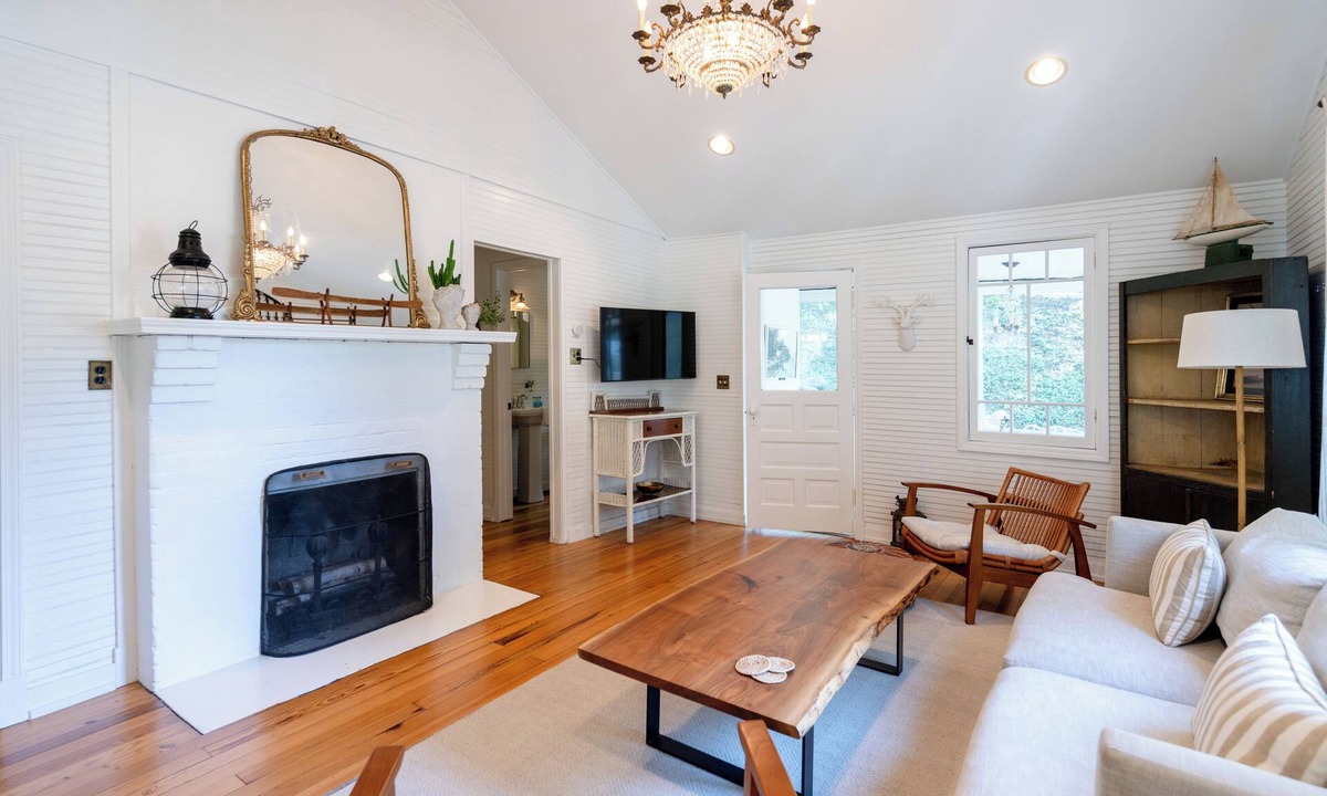 Macatawa Cottage | Updated, Classic Cottage in Macatawa Hills