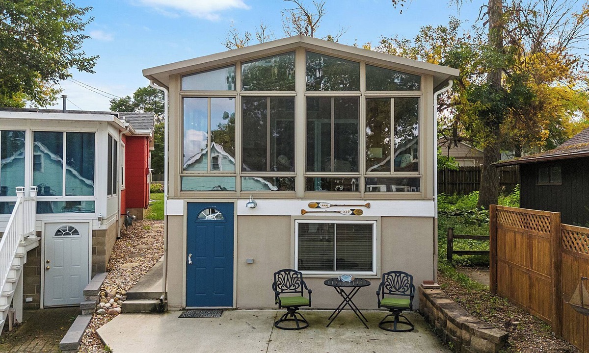 Clear Lake Cabin | UPDATED COTTAGE - Prime Location