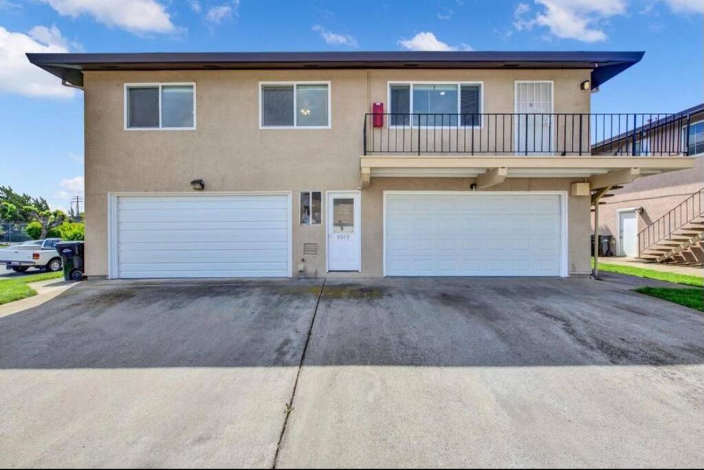 Sacramento Apartment | Updated Cozy 2 Bed Room Condo w Pool
