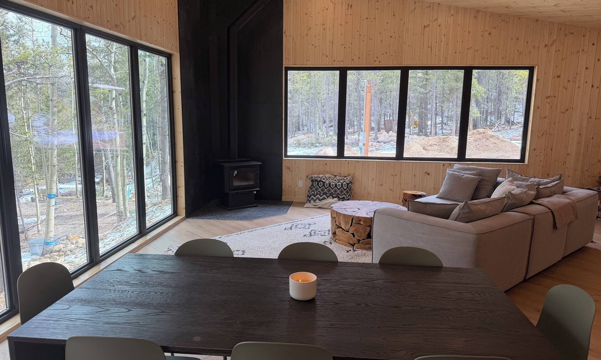 Idaho Springs Cabin | Updated Cozy Cabin on the River/Hot Tub/Beach