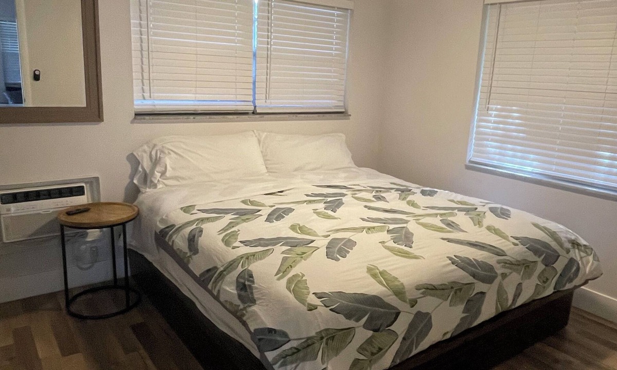 Sailboat Bend Apartment | Updated downtown FTL apartment