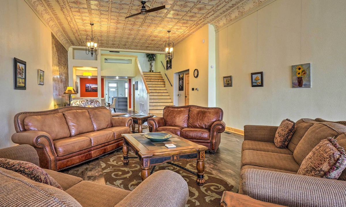 West Plains House | Updated Dtwn West Plains Home: Walk to MSU!