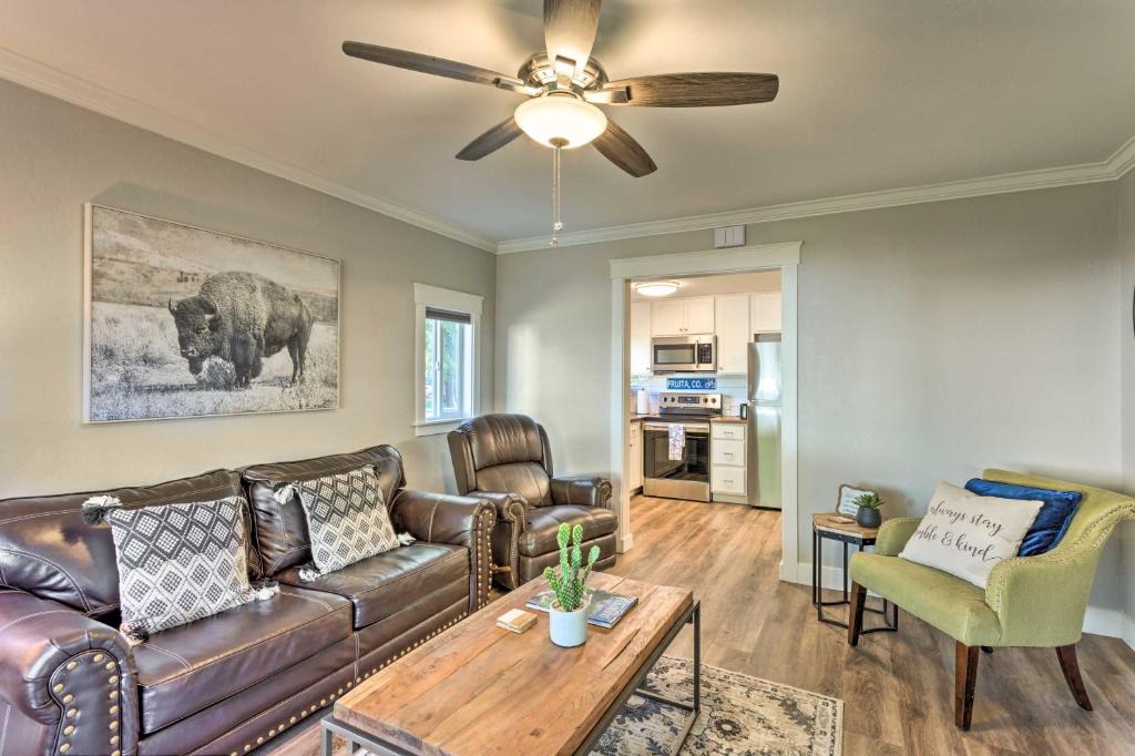 Fruita House | Updated Fruita Cottage - 1 Block to Downtown!