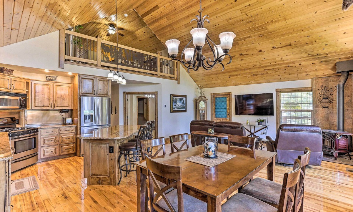 Garden Valley Cabin | Updated Garden Valley Home w/Fire Pit & Game Room