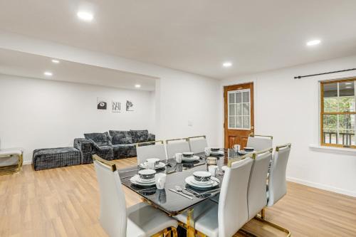 Bloomsbury House | Updated Getaway w/Sauna & Yard in Bloomsbury!