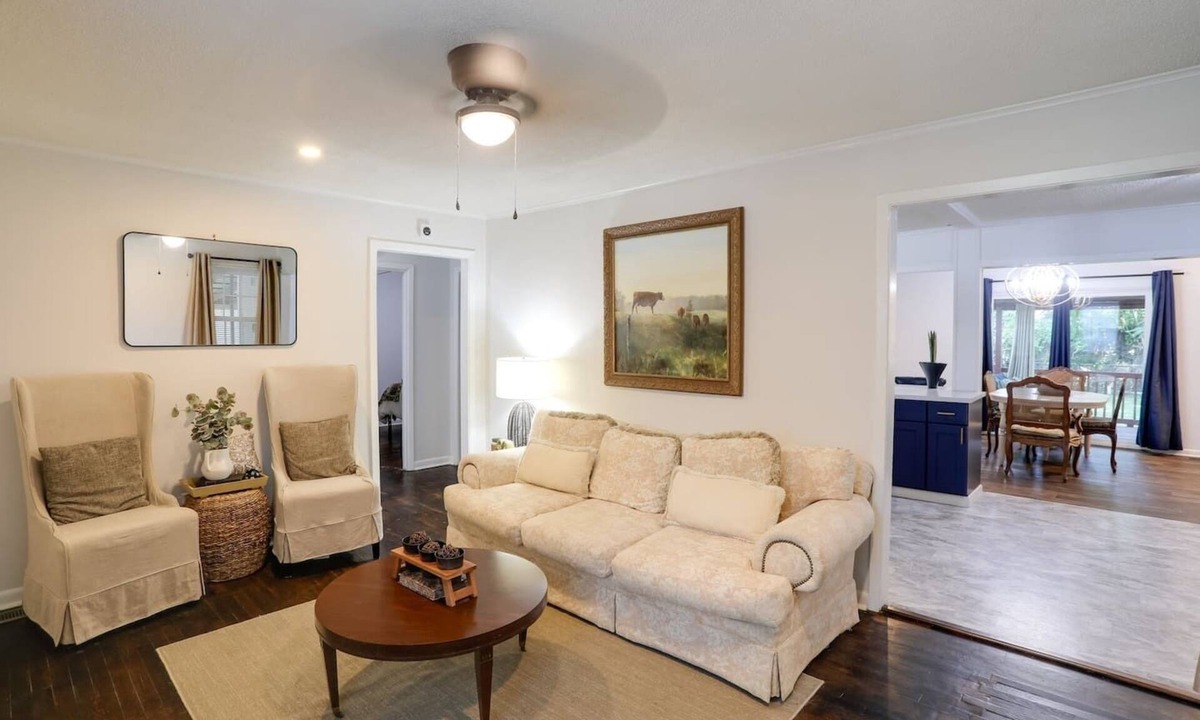 Greenwood House | Updated Greenwood Cottage< 1 Mi to Dtwn!