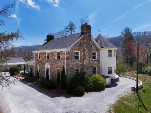 Hendersonville House | Updated Historic House in Peaceful Garden Setting