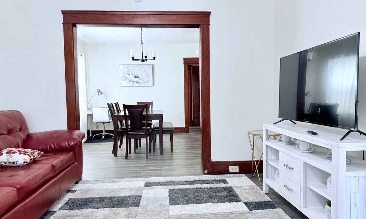 Cleveland House | Updated Home: Min From Airport: Cozy Duplex Unit