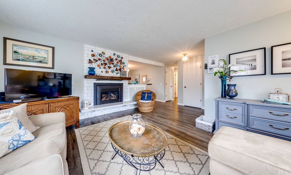 Seaside House | Updated home with ping-pong - 3 blocks to beach