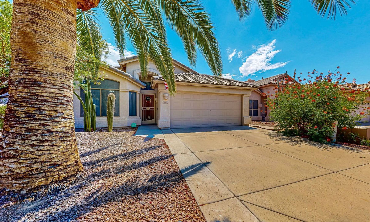 Arrowhead Ranch House | Updated home with private pool, enclosed yard, covered patio, grill, & W/D