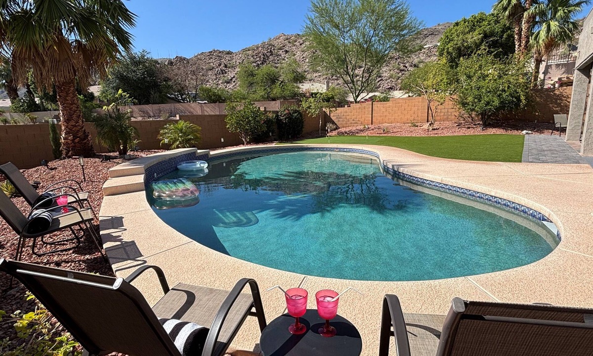 Foothills House | Updated & Spacious, Heated Pool, 5BR, 4 King Beds, Mt Views, Game Rm, Putting Gr
