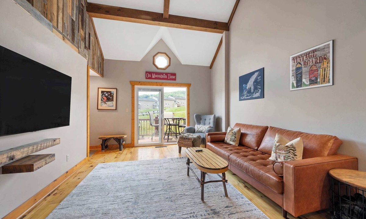 Ellicottville House | Updated townhome - Walk to Holiday Valley