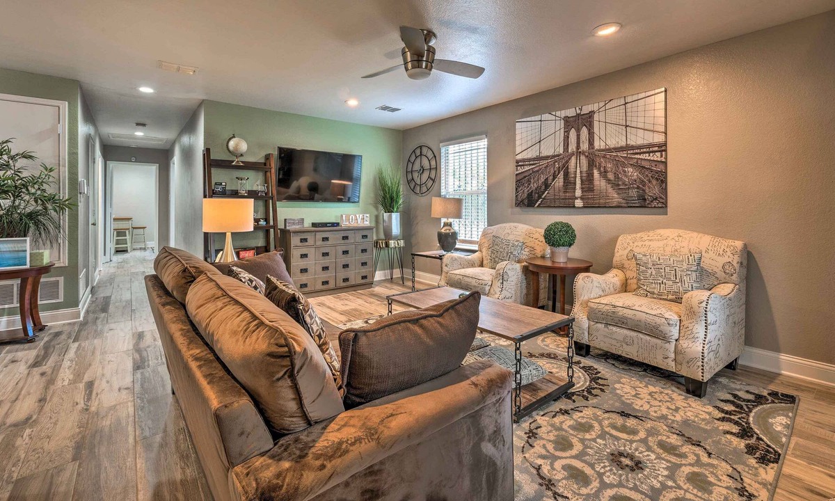 Old East Dallas House | Updated Uptown Dallas House - 2 Miles to Downtown!