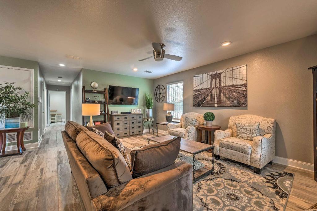 Old East Dallas House | Updated Uptown Dallas House - 2 Miles to Downtown!