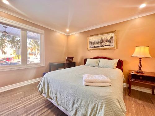 North York House | Upgraded Ensuite Rooms 7-min to Subway Near Downsview Rogers Stadium