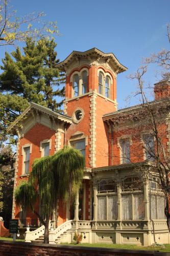 Central Business District Bed & Breakfast | Upjohn