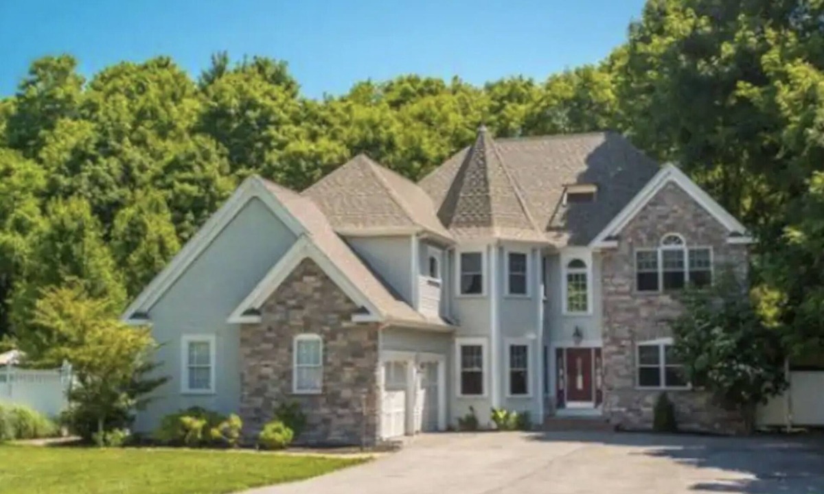 Sagamore Beach House | Upper Cape Mansion: Minutes From Beach