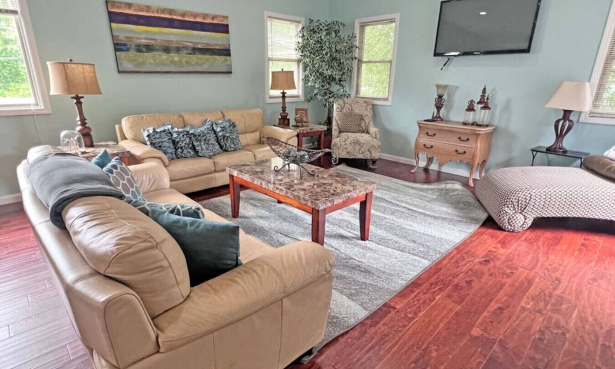 Kelleys Island Apartment | Upper Deck-Downtown, Walk to Everything, Sleeps 10