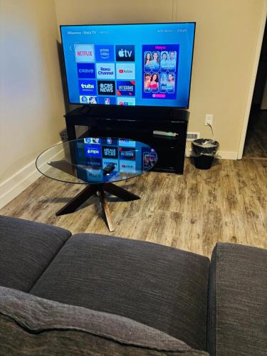 Mission District Apartment | Upper Floor 1 Bedroom Suite with Parking