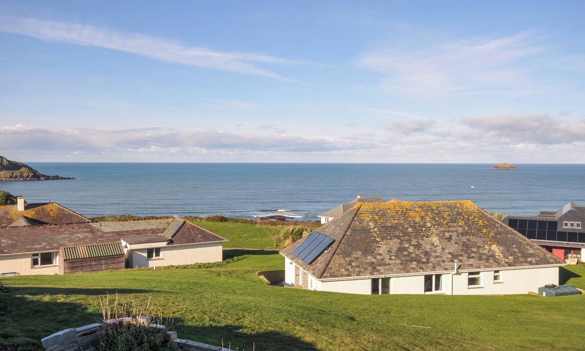 Trebetherick Cottage | UPPER GREN, pet friendly, character holiday cottage in Trebetherick