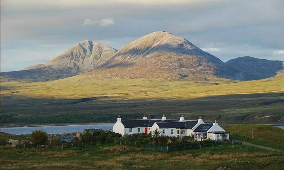 Port Ellen Cottage | Upper Imeraval Cottage Sleeps 6 Pet-Friendly