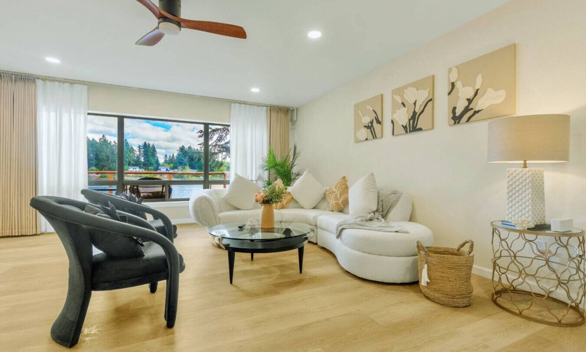 Lakeland South House | Upper Lakefront Escape | 3BR/2BA with Serene Views