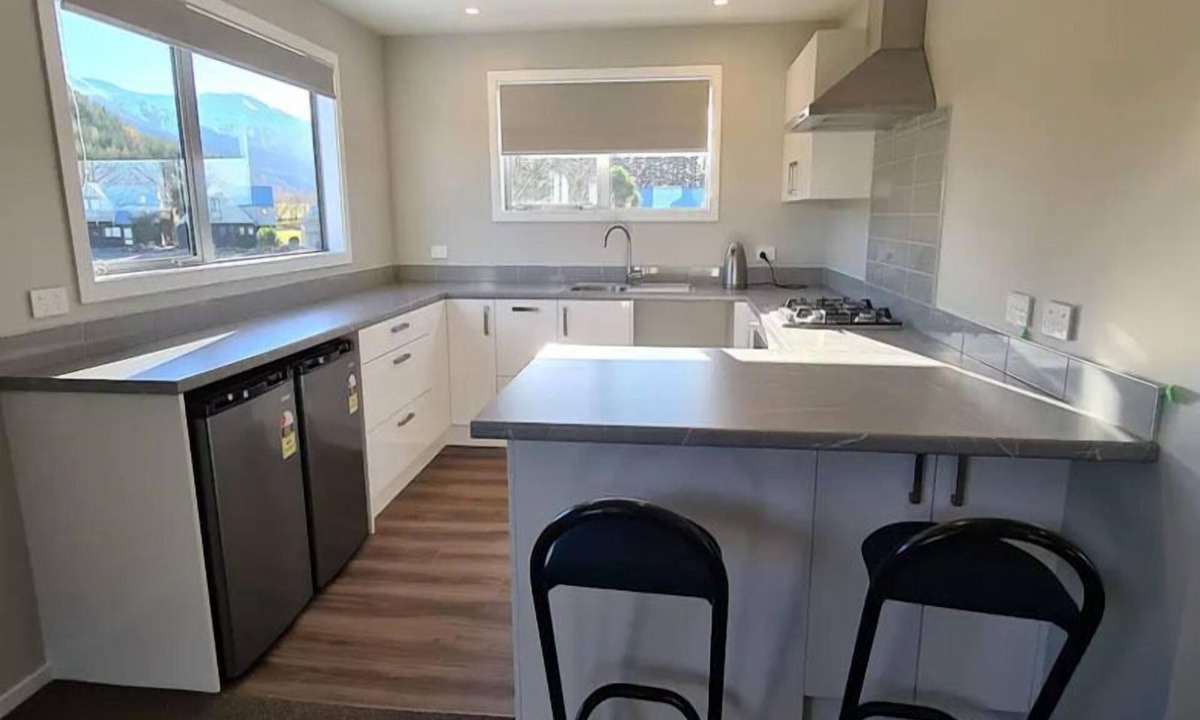 Methven Ski Chalet | Upper Lodge (6 Bed) Pudding Hill