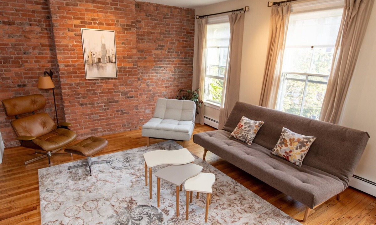 Mill River Apartment | Upper Maisonette, Court Street