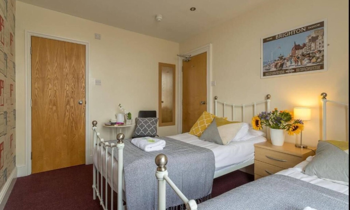 Kemptown Hotel | Upper Rock 9 - double room en-suite