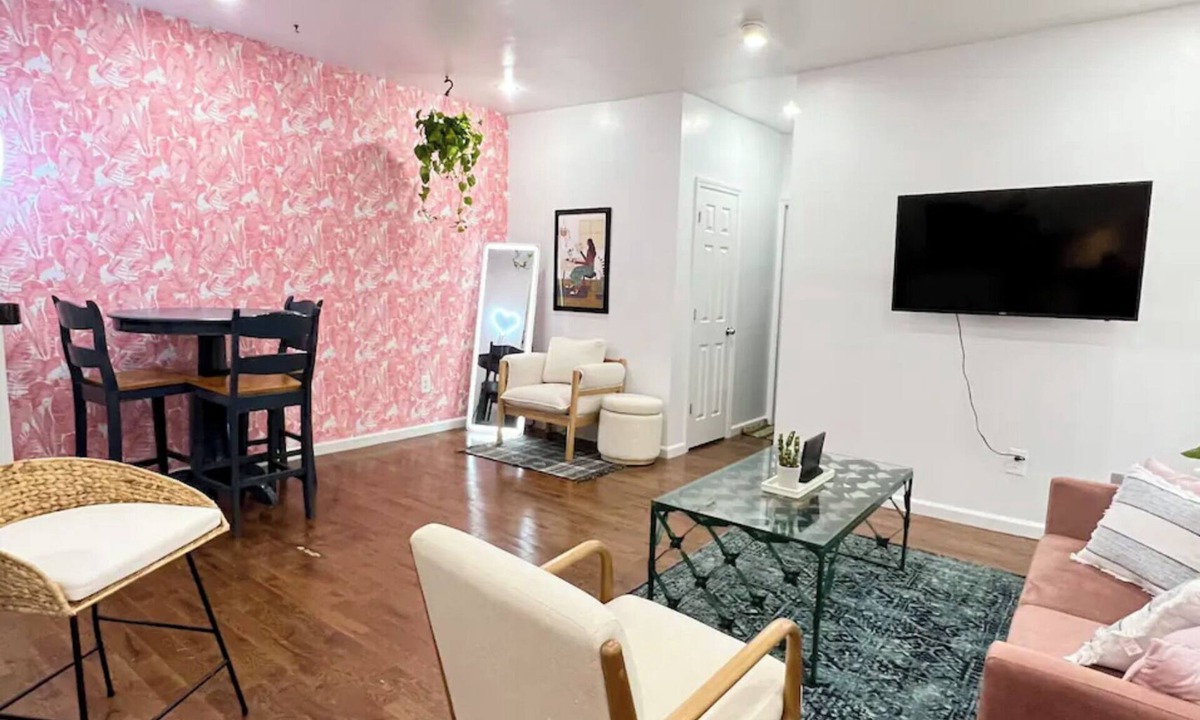 Inwood Apartment | Upper West Side NY Chic Spacious Apartment 1B 1B - Close to Everything!