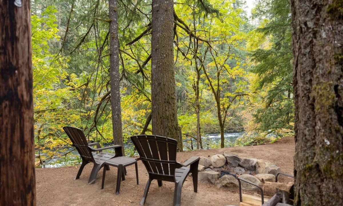 Blue River Cabin | Upriver Nest: Riverfront Oasis