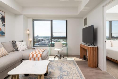 Central Square Apartment | Upscale 1BR near MIT Harvard with Parking